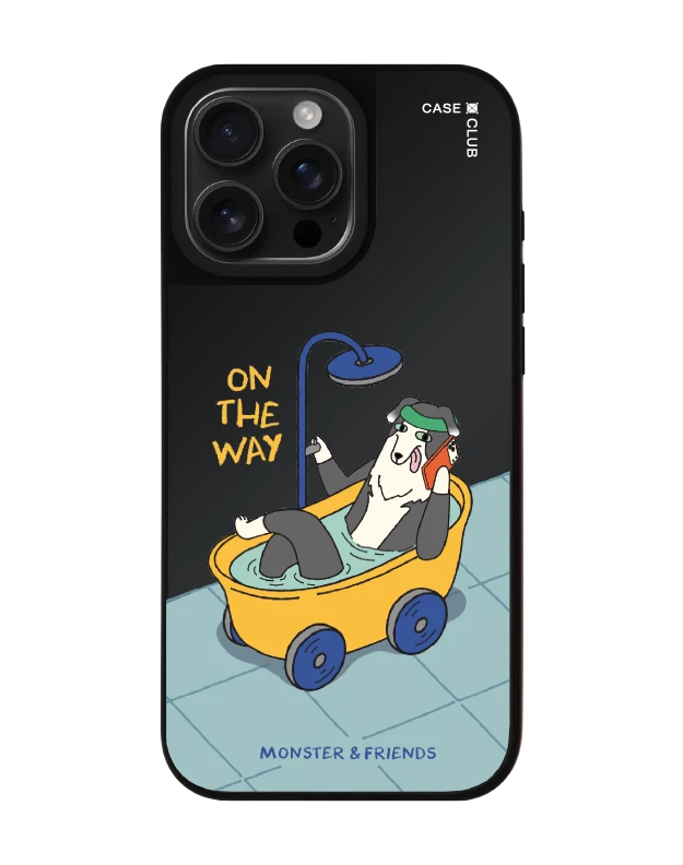 เคสกระจกดำด้าน iphone 16 pro max magsafe monster & friends กำลังไป