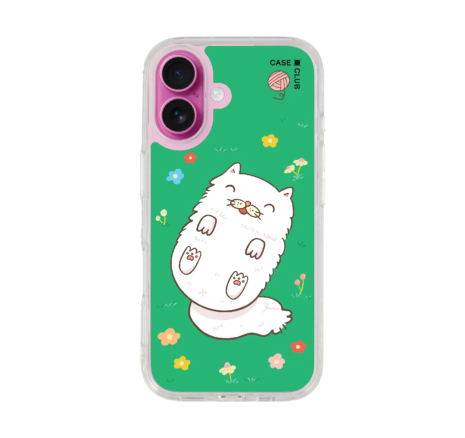 persian cat in the garden